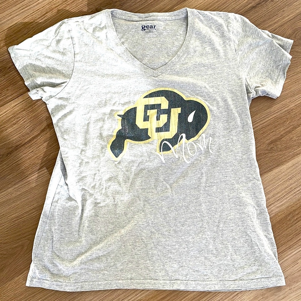 University of Colorado “Mom” T-shirt - L